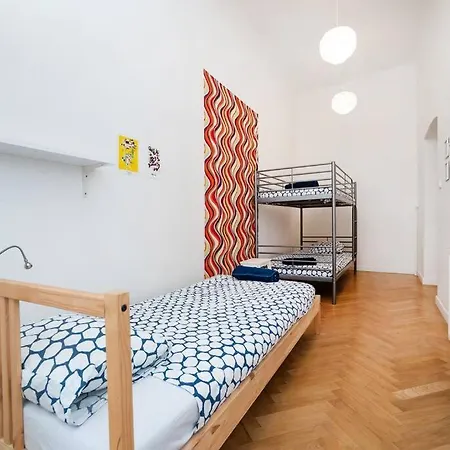 Διαμέρισμα Bright, Spacious In The Historic Centre *