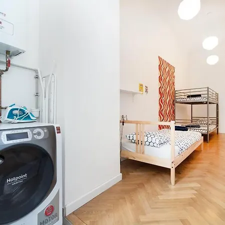 شقة Bright, Spacious In The Historic Centre *